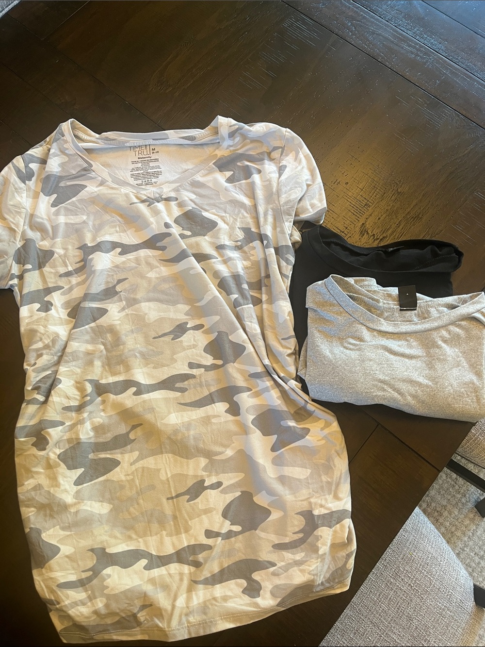 Maternity Camo Print Short Sleeve Tee -and 2 set Neutral